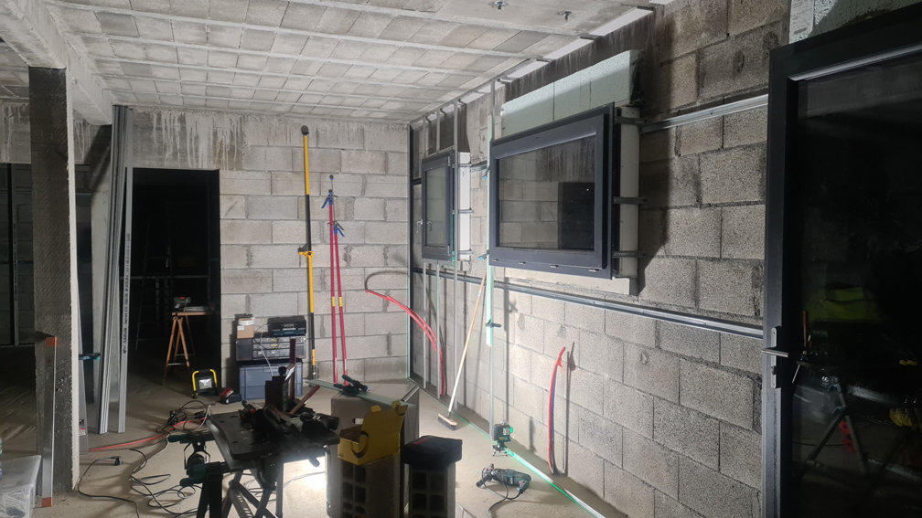 2024.02.11 : le début des armatures dans la pièce principale