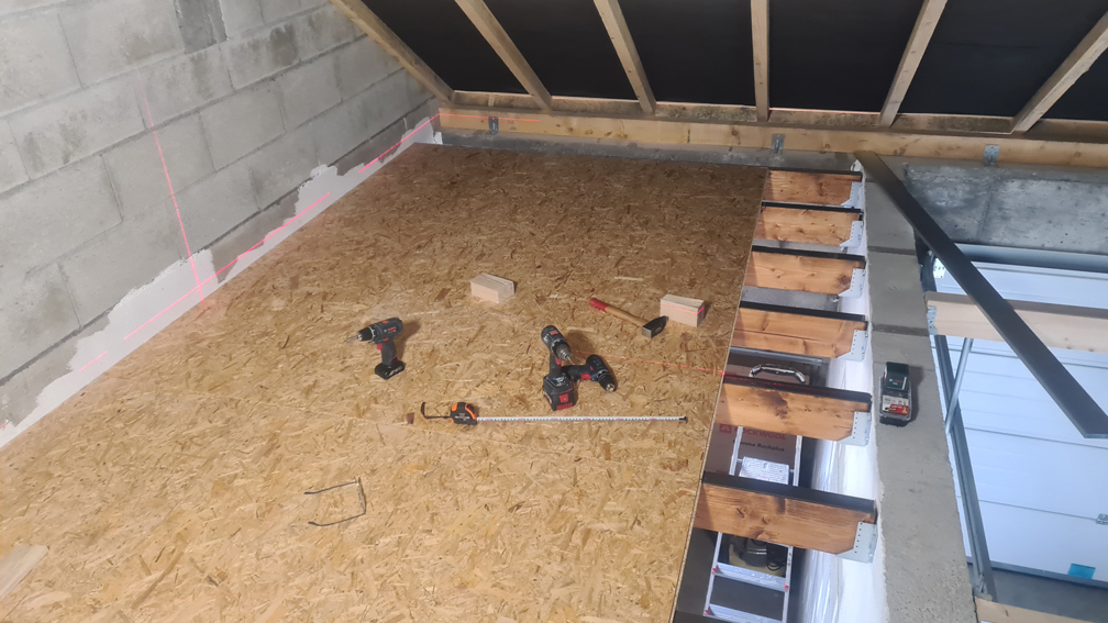 2024.03.17 : et presque les derniers panneaux d'OSB