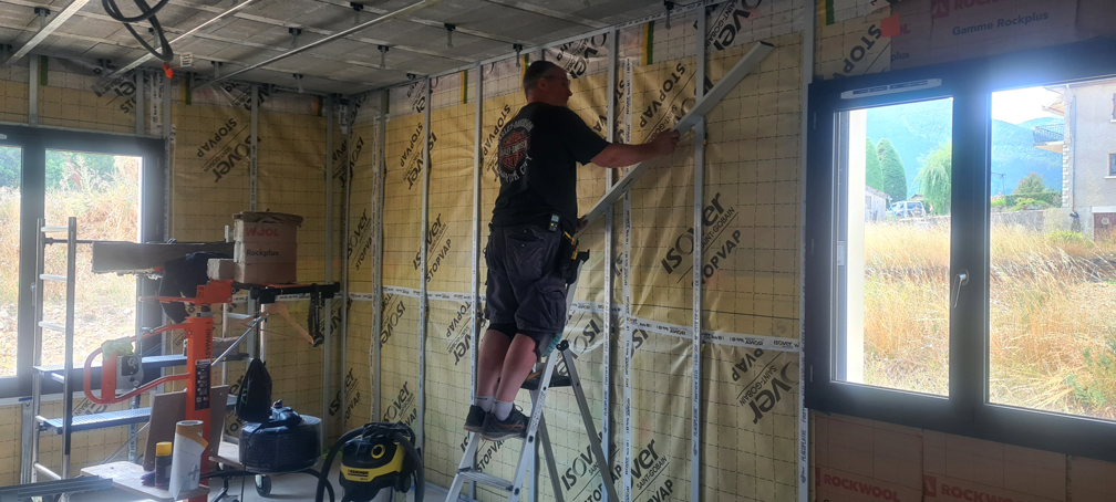 2025.07.13 - Pose du pare-vapeur dans notre future chambre (2)
