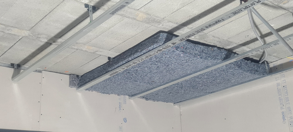 2025.12.14 - Les premiers panneaux d'isolant en textile recyclé : au début, tout va plutôt bien