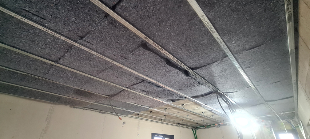 2026.01.05 - Isolation d'une bonne partie du plafond de la partie ouest du RdC, en textile recyclé