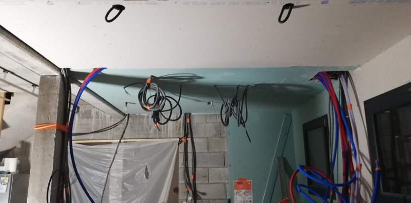 2026.01.15 - Le faux-plafond de la partie nord est fini de plaquer (1)